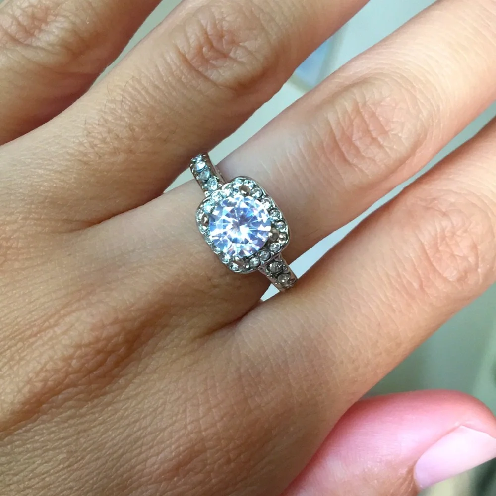Solitaire Simulated Diamond With Halo Size 6 - Picture 1 of 5